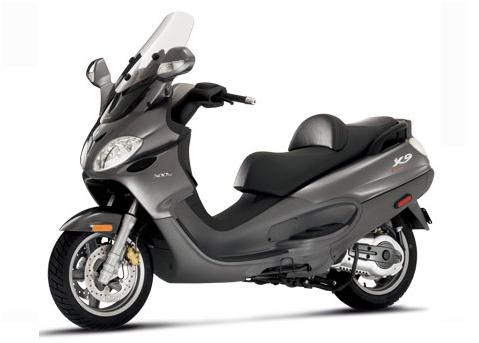 Piaggio X9 200cc - Road Runner Scooter Rent